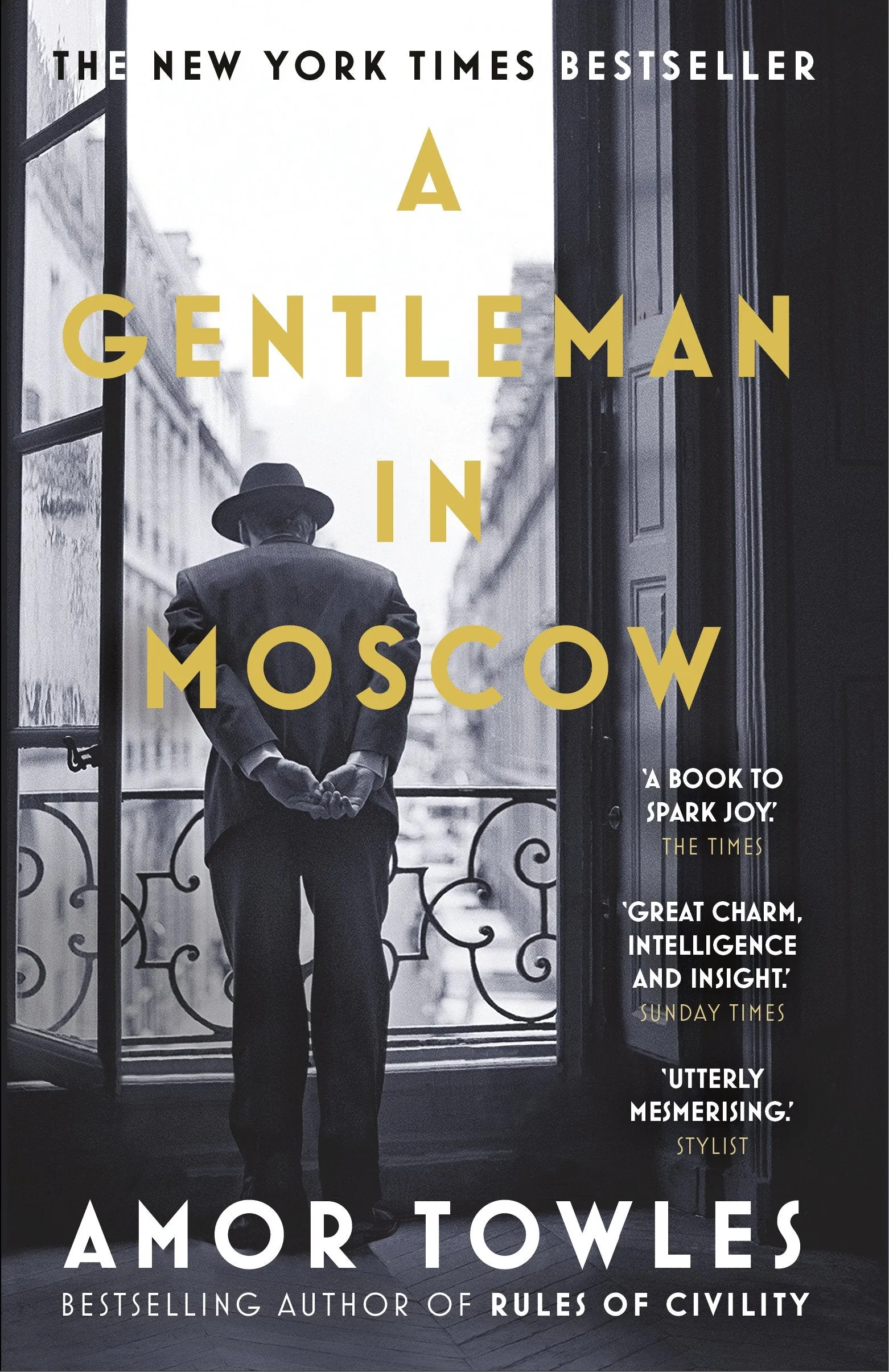 A Gentleman in Moscow: The worldwide bestseller Paperback