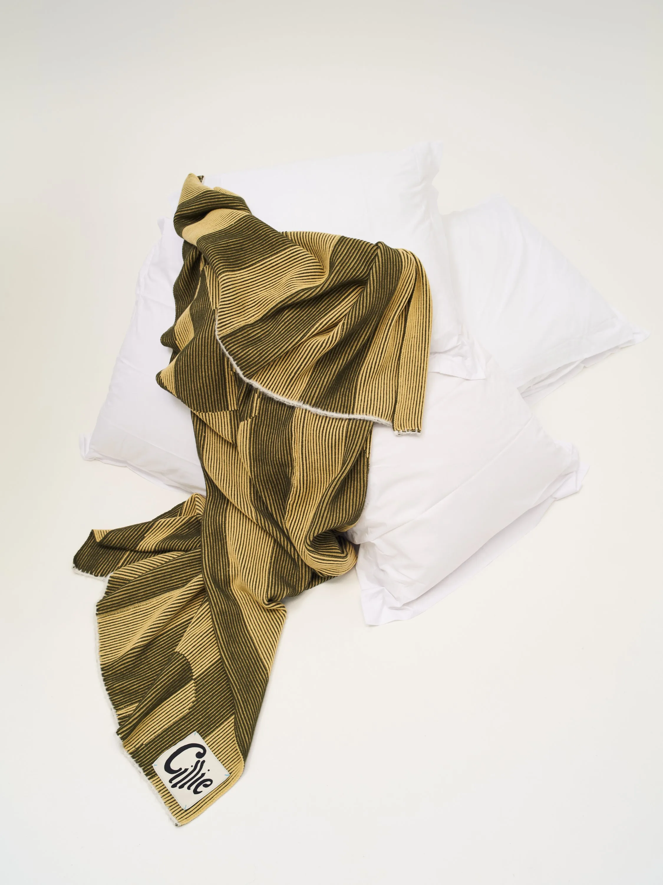 CILLIE - KNITTED INVERSE THROW - SEAWEED