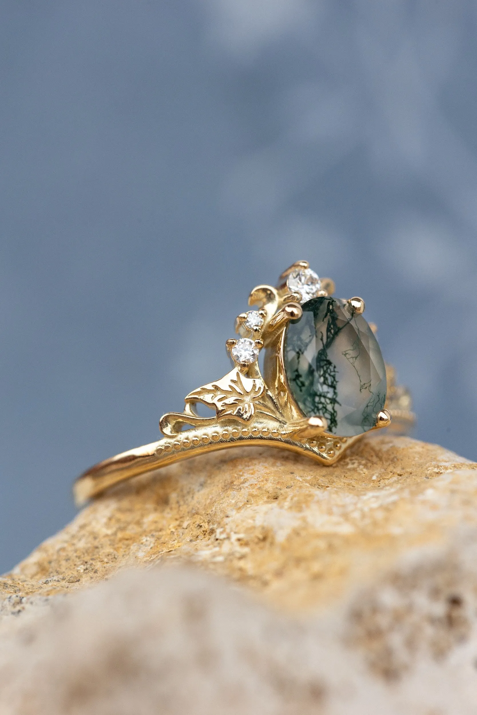 Dendritic moss agate engagement ring, gold ivy leaves proposal ring with accents diamonds / Ariadne