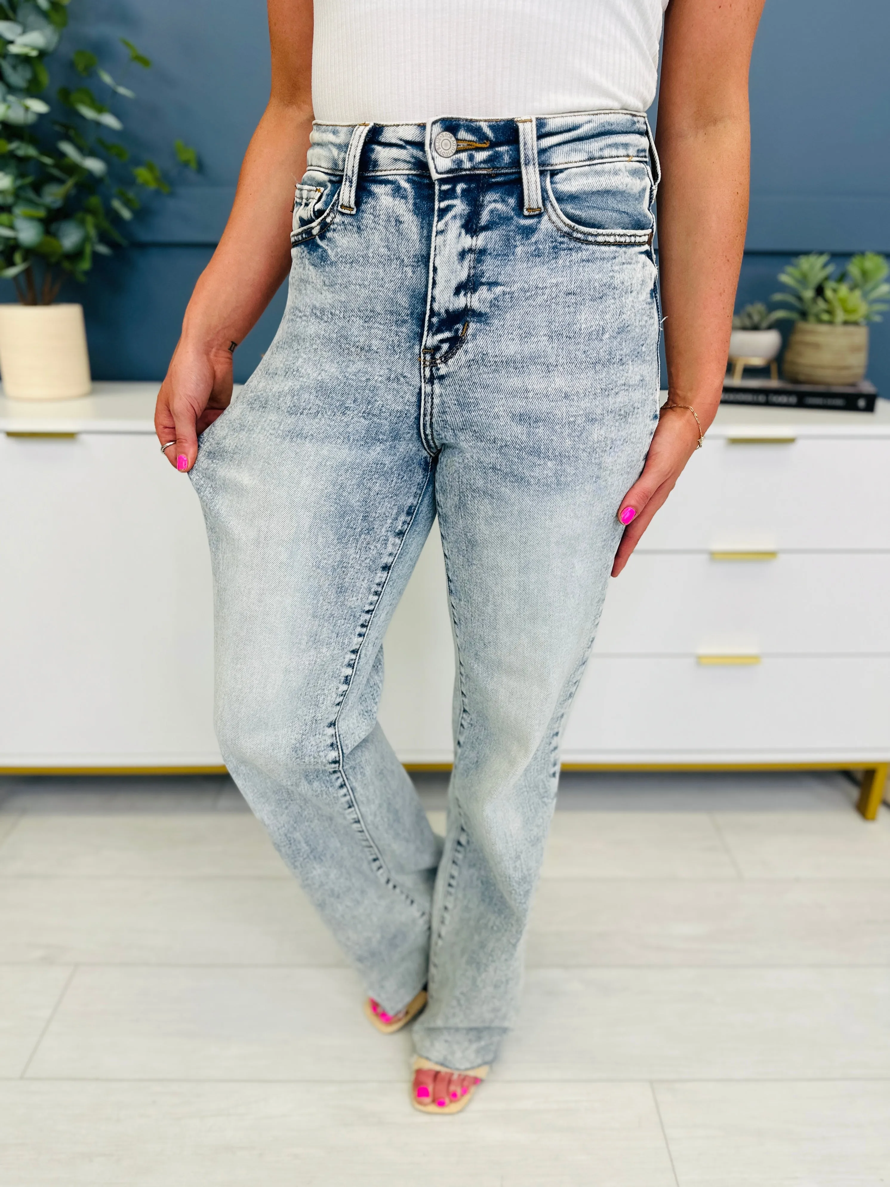 Judy Blue The IT Girl Wide Leg Jeans in Reg/Curvy