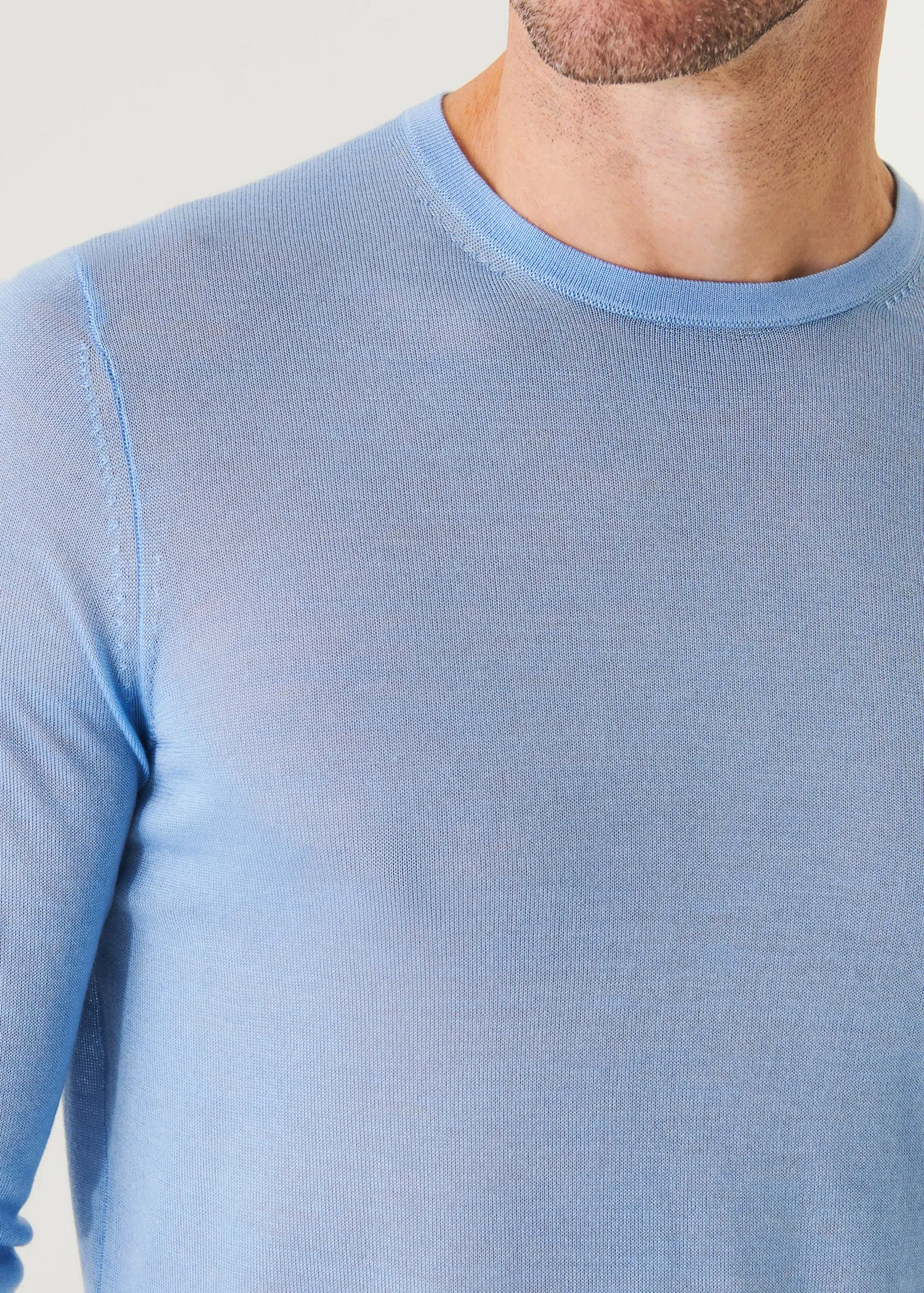 LIGHTWEIGHT MERINO BLEND CREWNECK SWEATER