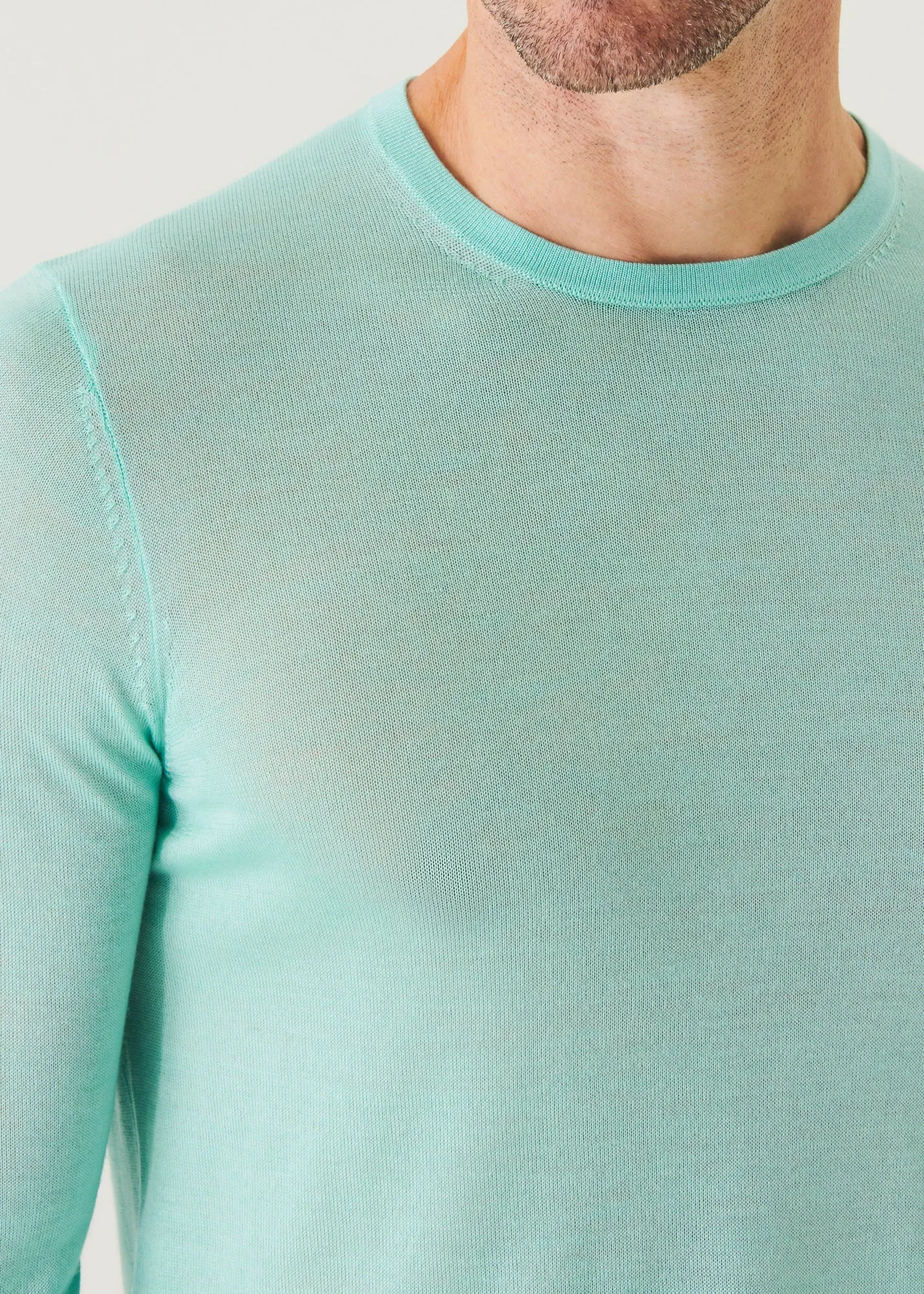 LIGHTWEIGHT MERINO BLEND CREWNECK SWEATER