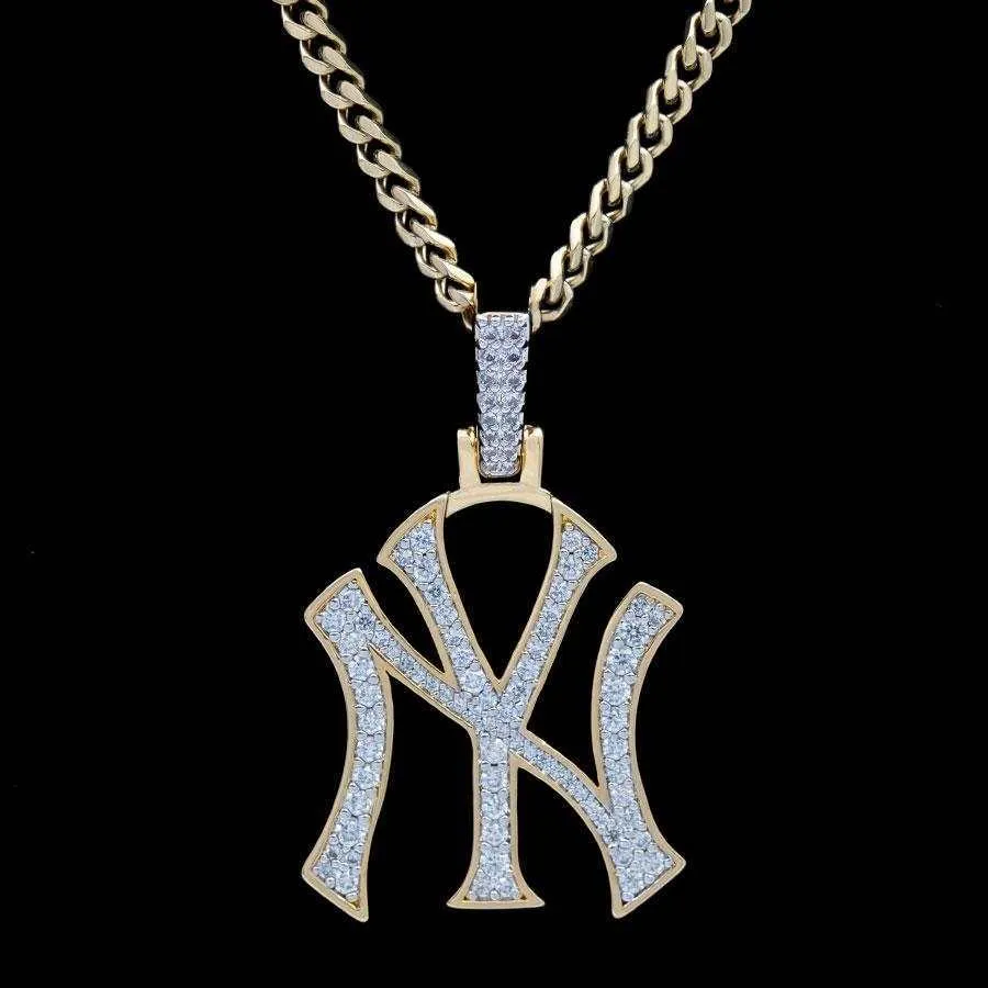 NY Yankees Pendant in Yellow Gold