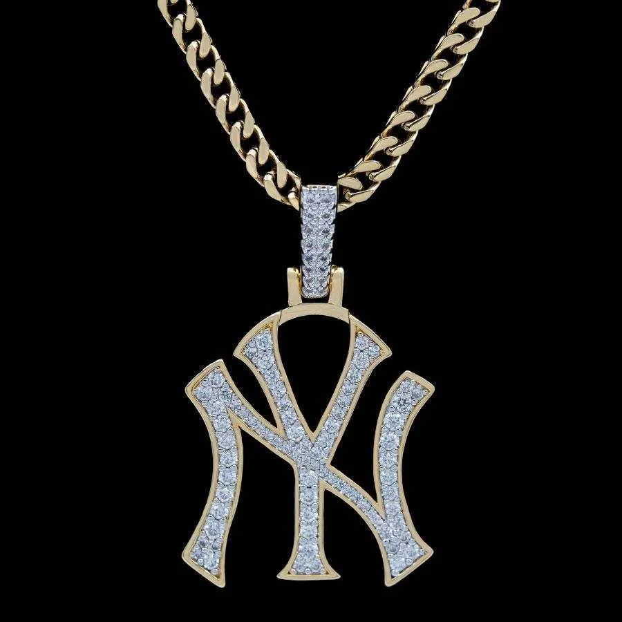 NY Yankees Pendant in Yellow Gold