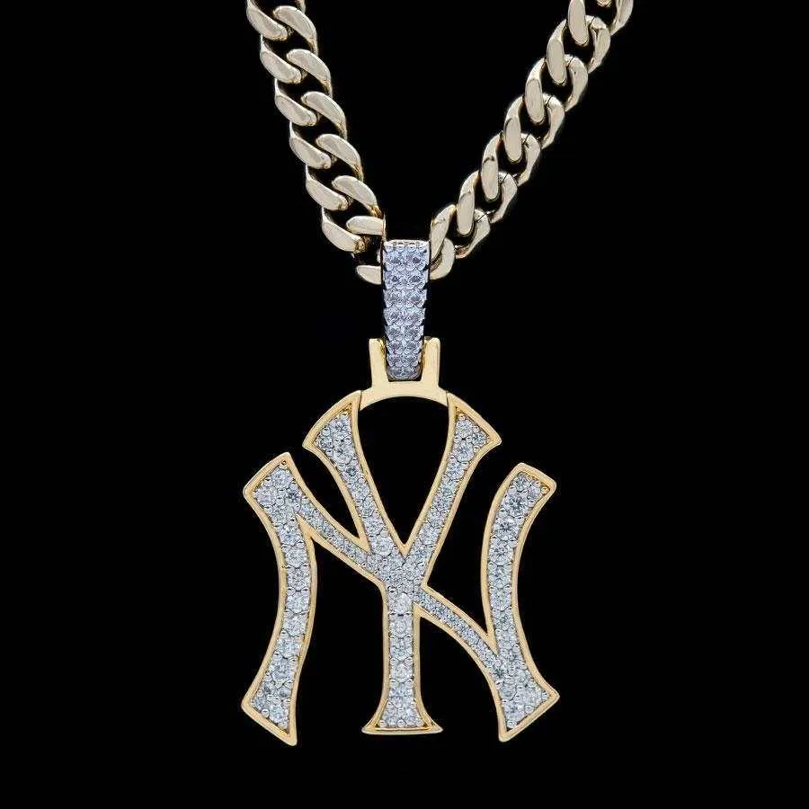 NY Yankees Pendant in Yellow Gold