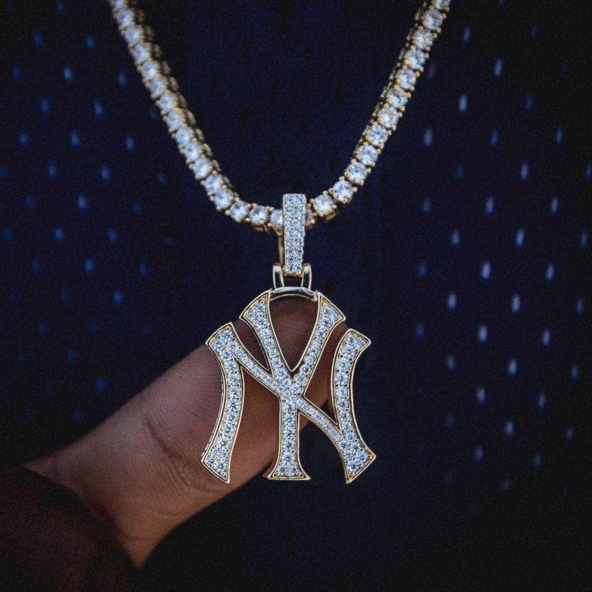 NY Yankees Pendant in Yellow Gold