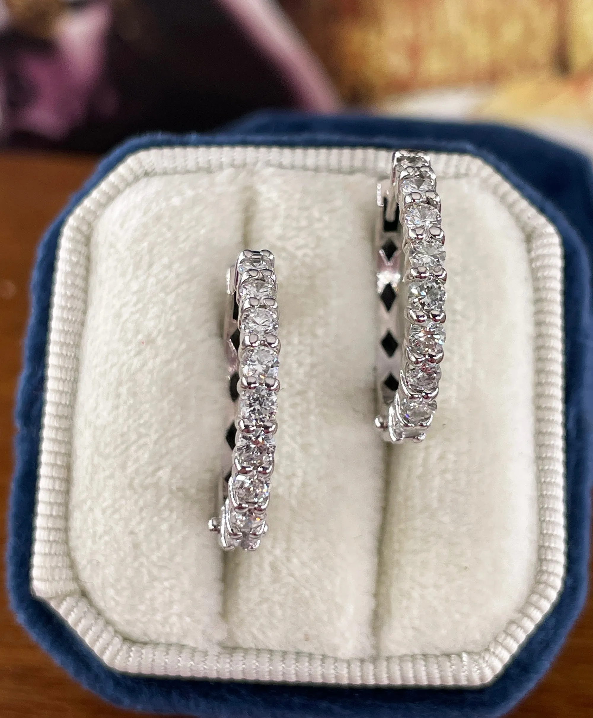 Round 1.10ctw Natural Diamonds 22mm Estate 14k White Gold Hoop Earrings