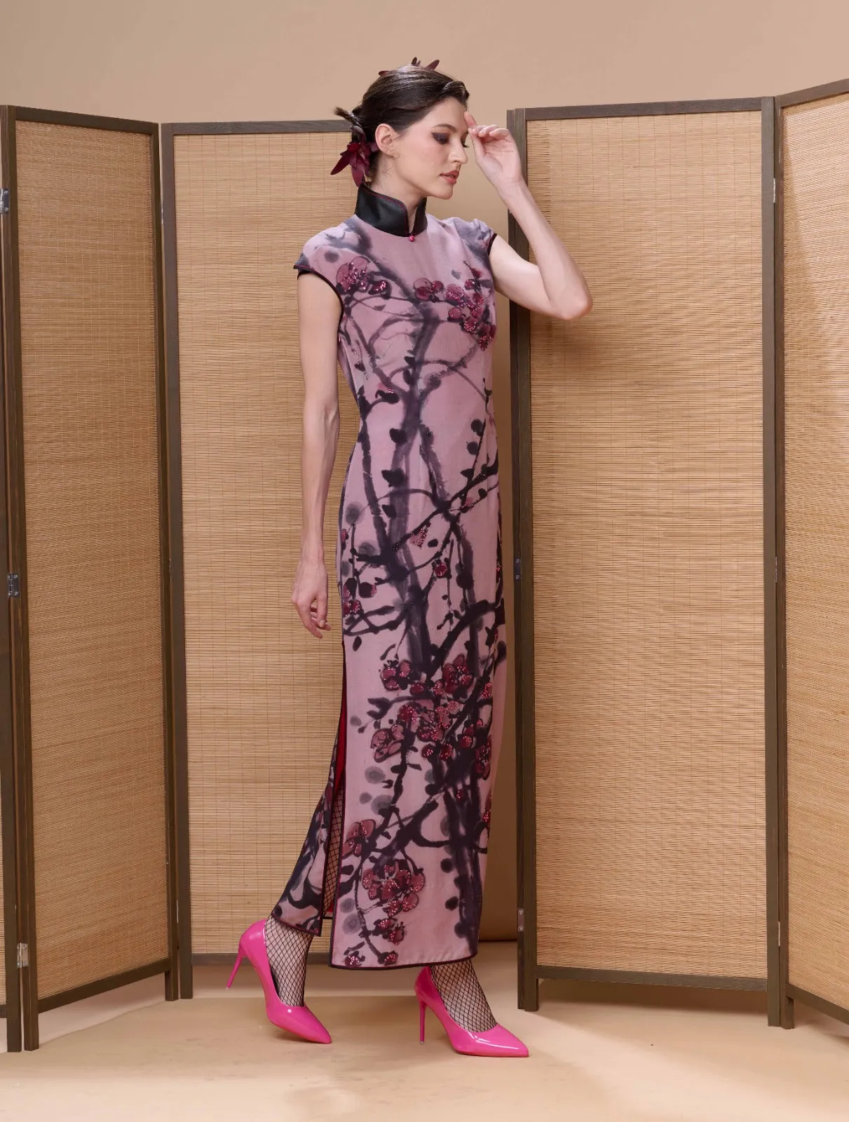 SPARKLE COLLECTION x HKMoA【PLUM BLOSSOMS】Masterpiece Collection Haute Couture 100% Silk Cheongsam (Cap Sleeve) (紅梅圖) (吳昌碩)